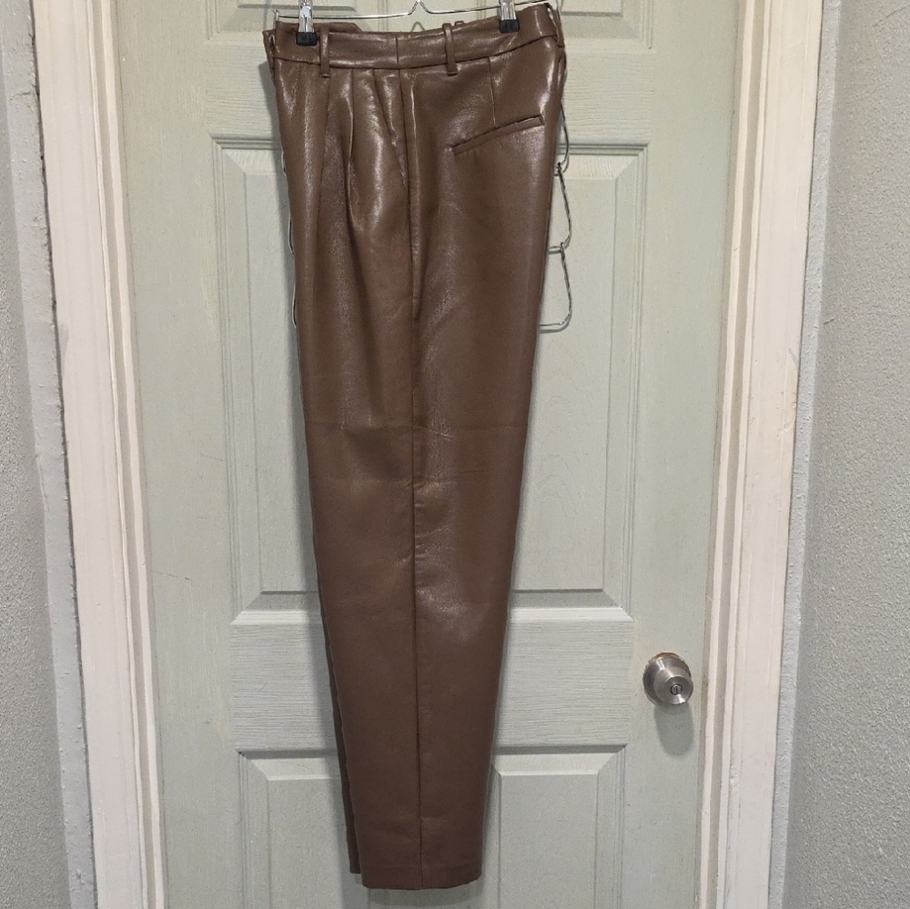 Aritzia Wilfred Vegan Leather High Waisted Pleated Front CARROT Pant Brown Women